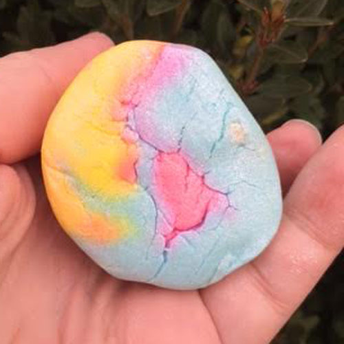 The Lush Unicorn Horn Bubble Bar Is Magical For Valentine's Day!