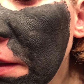 L’Oreal PURE-CLAY MASK Detox & Brighten Charcoal Clay Mask Review