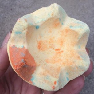Lush Easter Chick 'N' Mix Bath Bomb Review